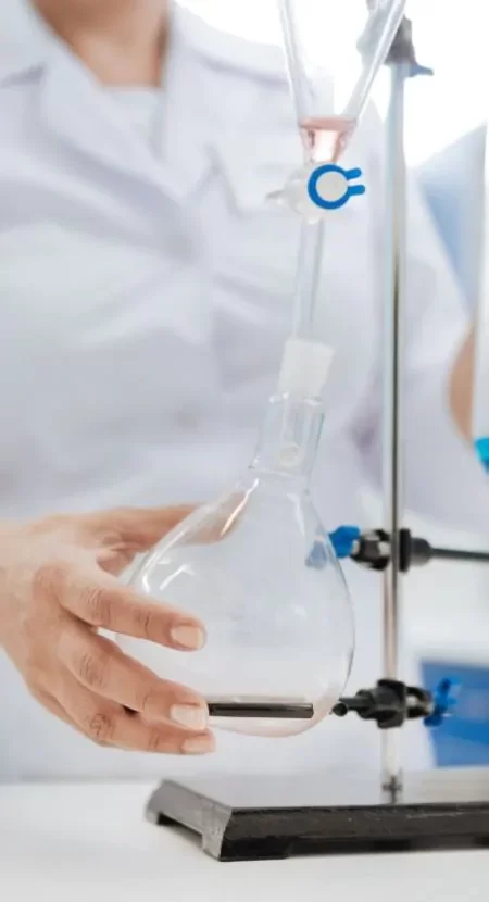 hand without chemical gloves